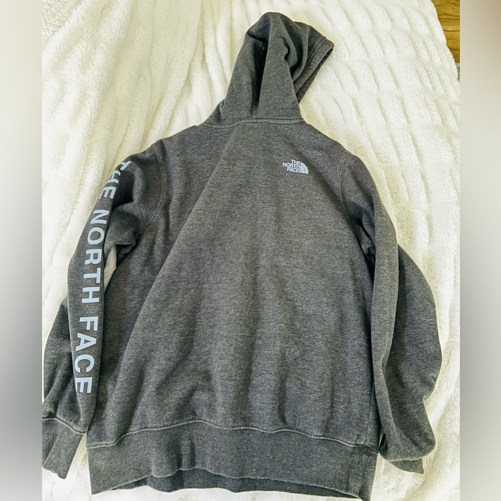 The North Face Pullover size medium
